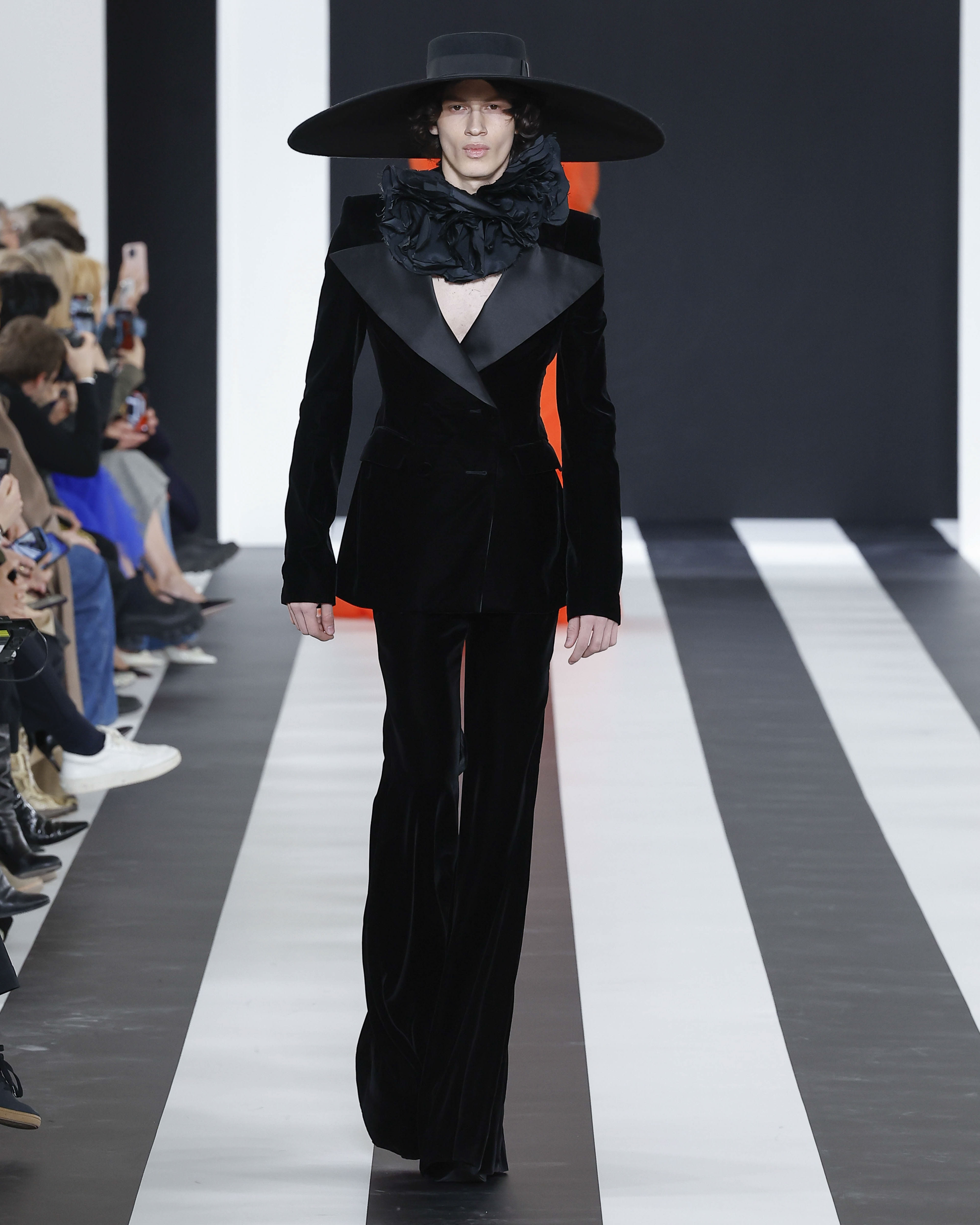 FW23 Show - Fall/Winter 2023 Fashion Collection - Nina Ricci